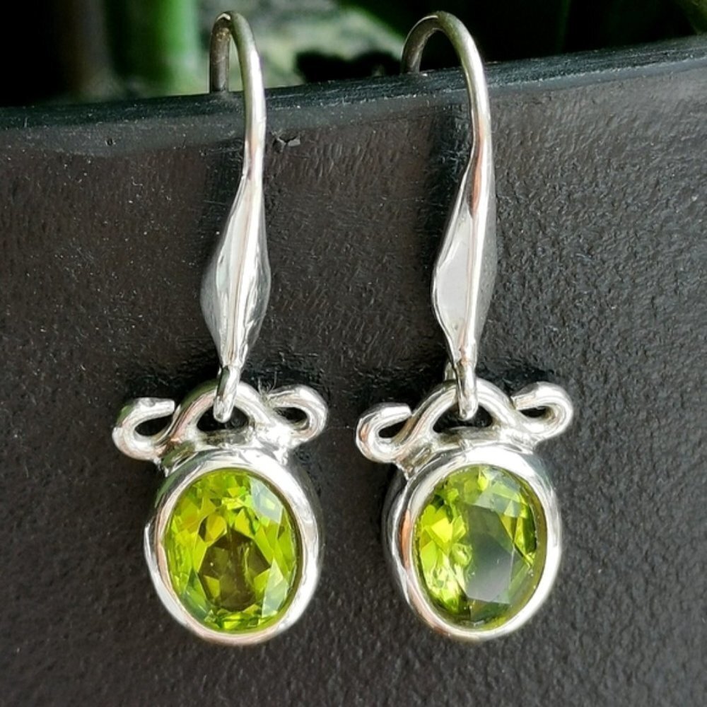 Sterling Silver peridot drop dangle earrings green gemstone 🆕